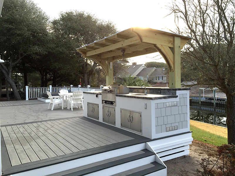 Image of patio with outdoor kitchen.